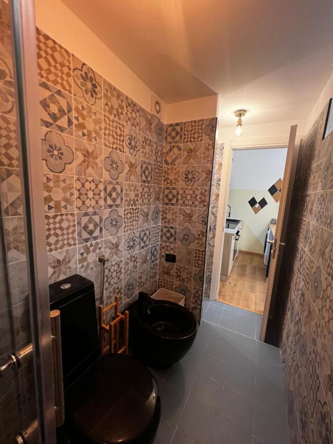 Ferienwohnung Regina Milano Ai Navigli - Sky Tv, Wifi And Breakfast Box Exterior foto