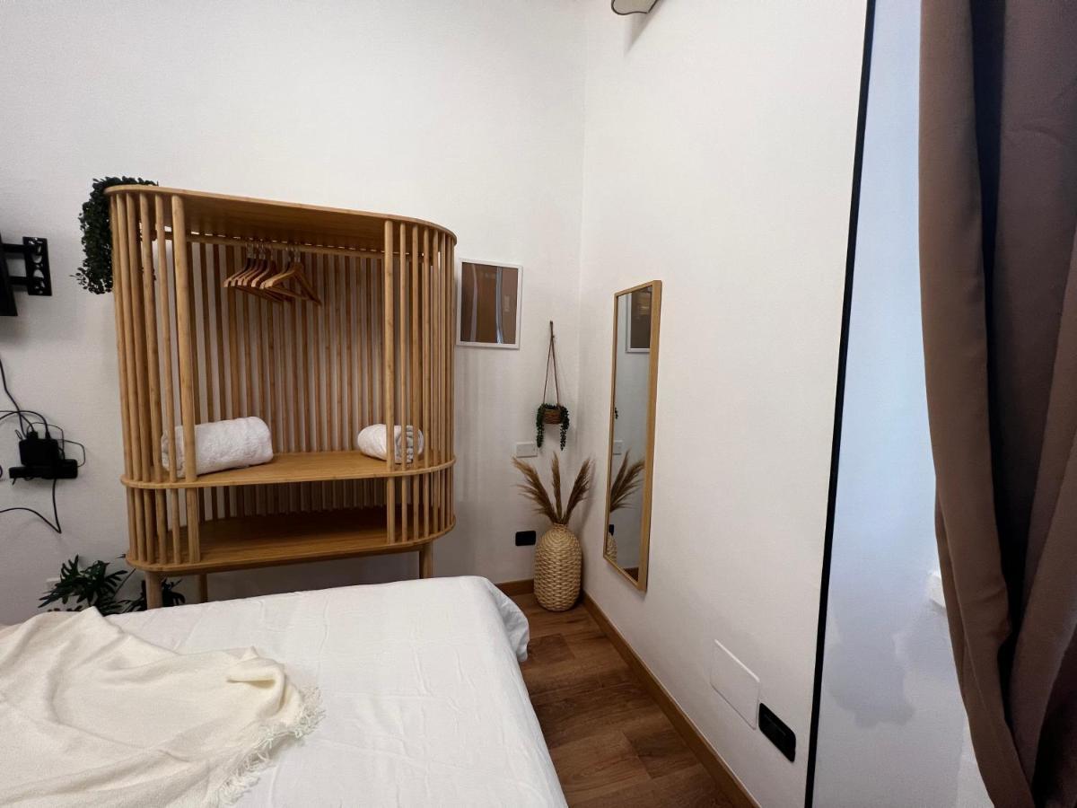 Ferienwohnung Regina Milano Ai Navigli - Sky Tv, Wifi And Breakfast Box Exterior foto