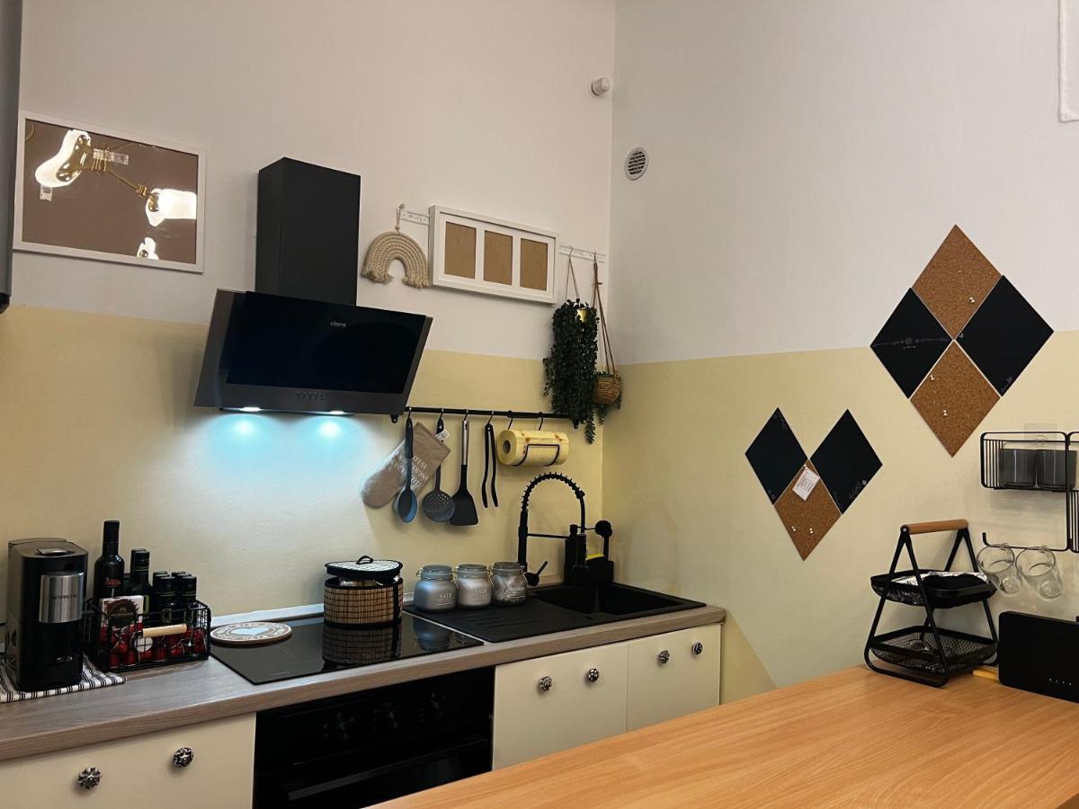 Ferienwohnung Regina Milano Ai Navigli - Sky Tv, Wifi And Breakfast Box Exterior foto
