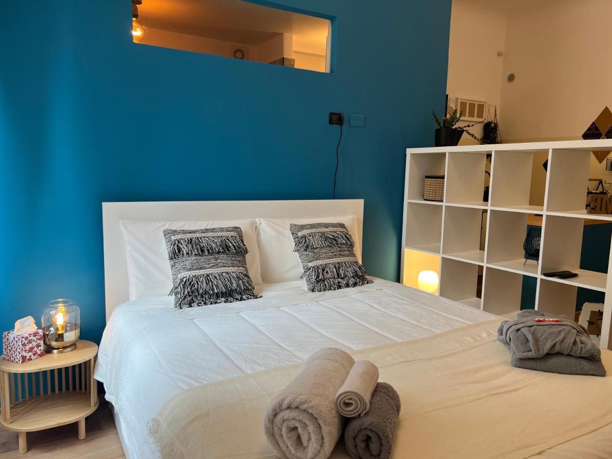 Ferienwohnung Regina Milano Ai Navigli - Sky Tv, Wifi And Breakfast Box Exterior foto